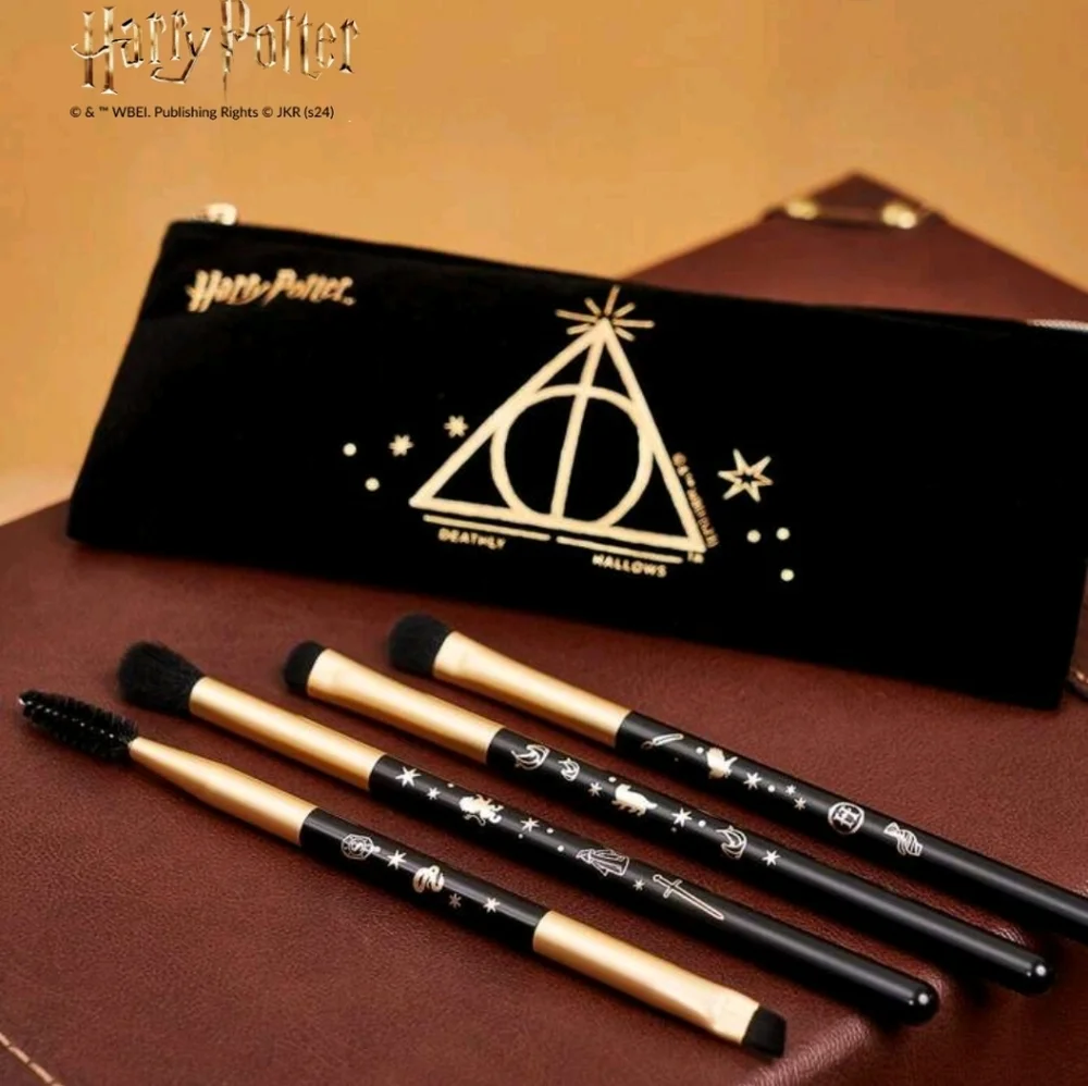Harry Potter 4pc Makeup Eye Brush Set & Bag Deathly Hallows Brushes Velvet Pouch